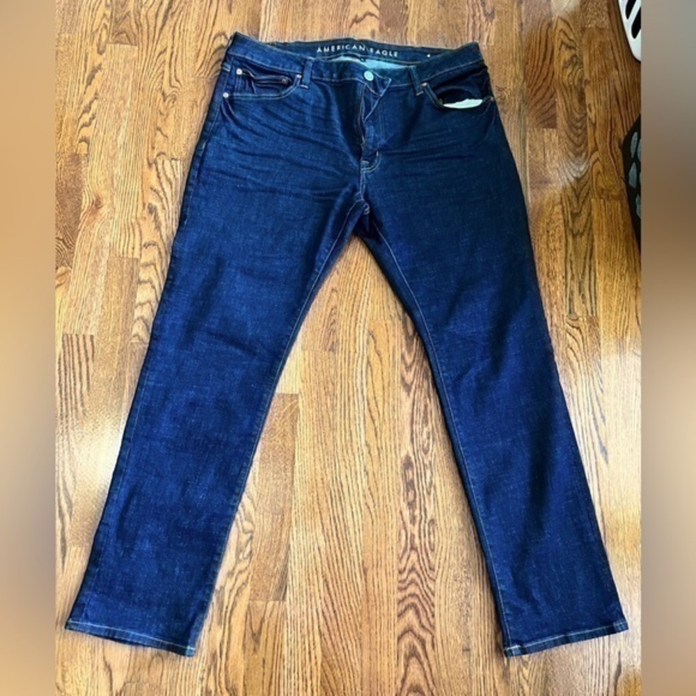 Men’s American Eagle slim straight dark wash jeans. NWOT size 38x32